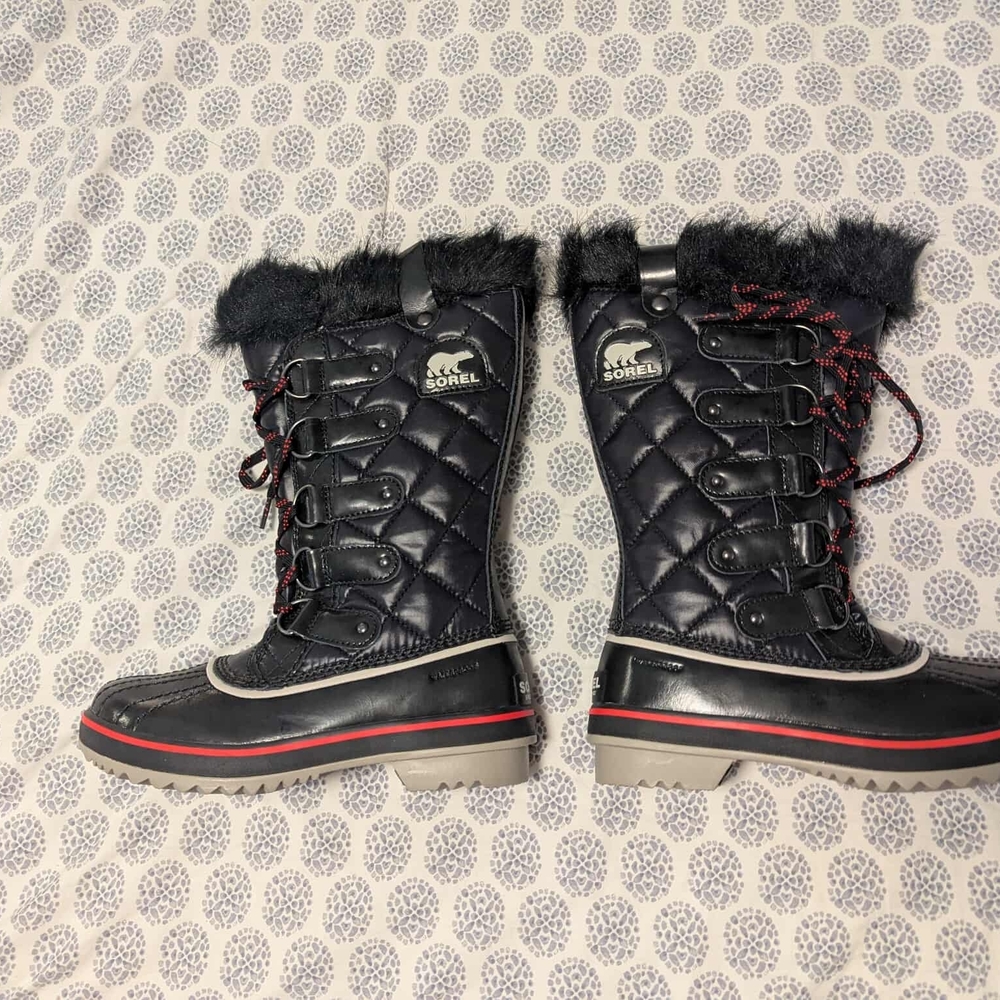 Sorel Women's Quilted Black Winter Boots